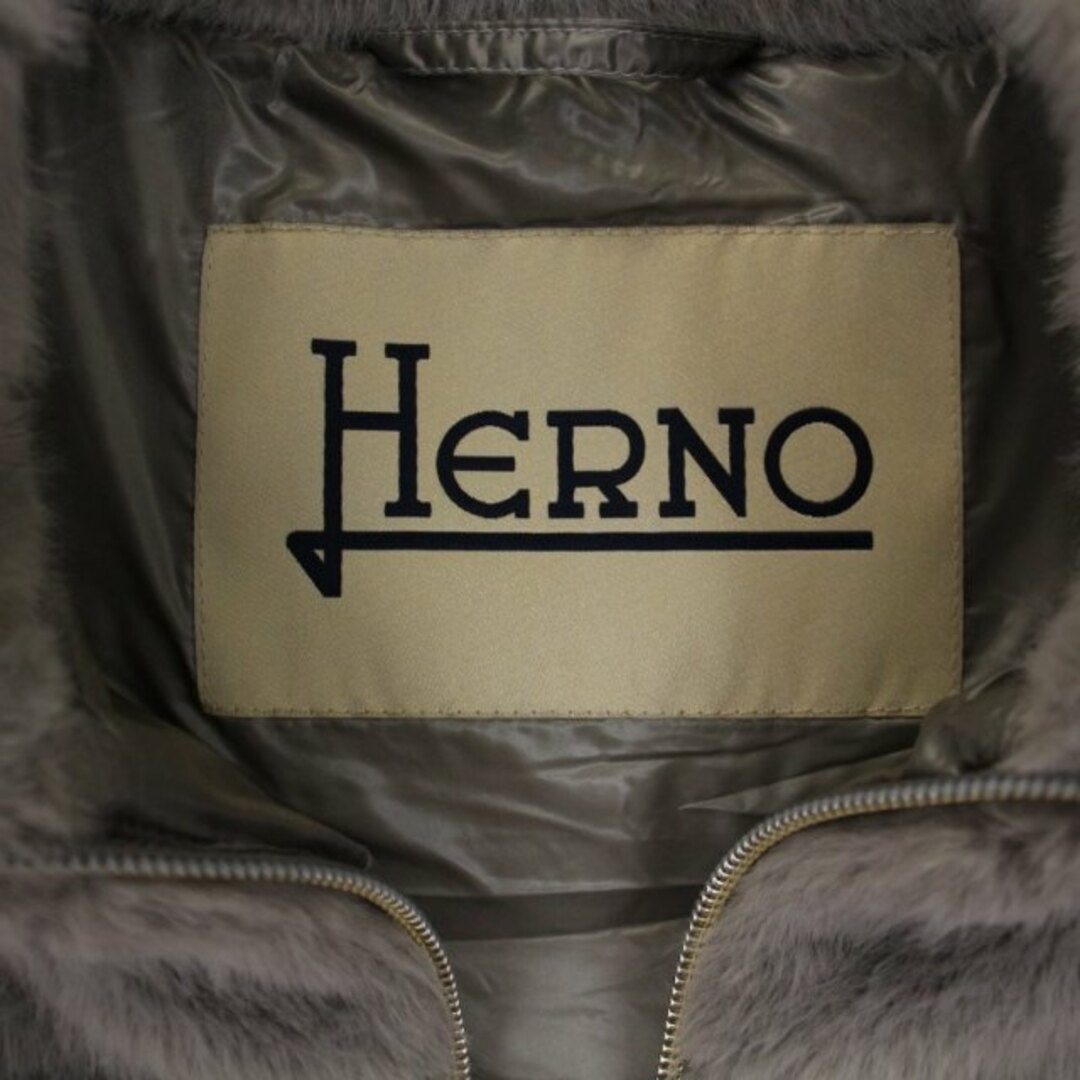 HERNO(ヘルノ)のヘルノ Smanicato Piumino エコファー ダウンベスト L グレー レディースのジャケット/アウター(ダウンベスト)の商品写真