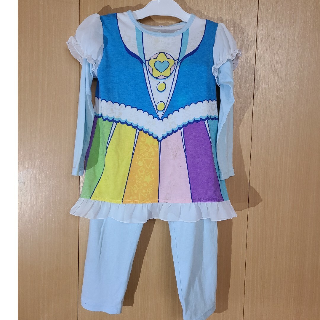 プリキュア光るパジャマ  120センチ キッズ/ベビー/マタニティのキッズ服女の子用(90cm~)(パジャマ)の商品写真