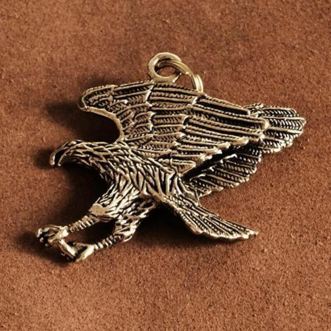 真鍮 キーホルダー（イーグル）鷲 わし 羽 猛禽類 バード ブラス フィギュア メンズのファッション小物(キーホルダー)の商品写真