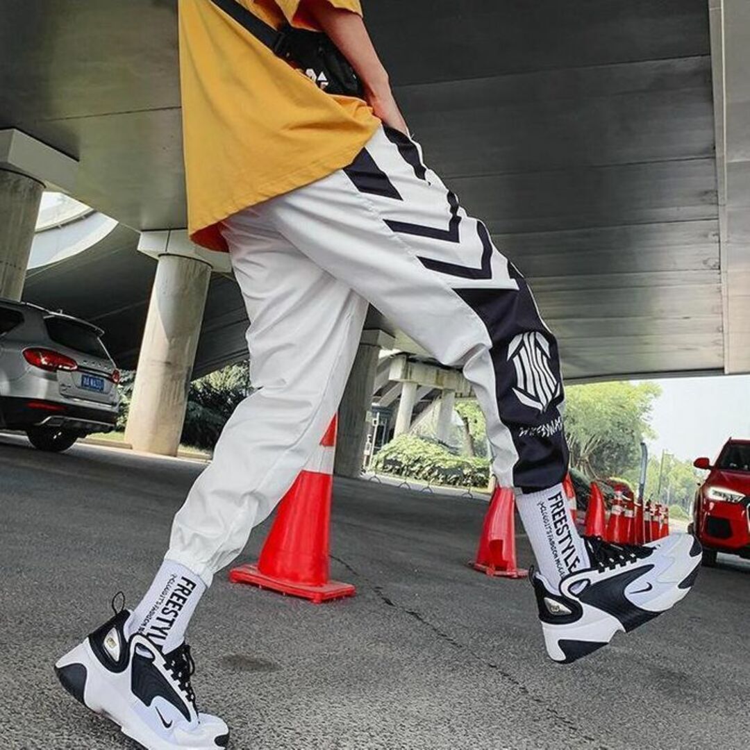 ストリートパンツ ジョガーパンツ 韓国 ストリート メンズ 黒 L メンズのパンツ(ワークパンツ/カーゴパンツ)の商品写真