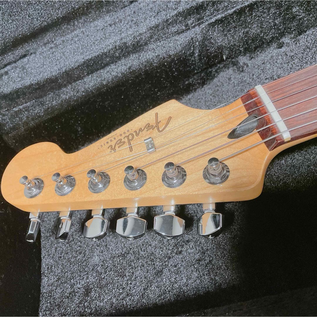 Fender(フェンダー)の美品Fender(フェンダー)DUO SONIC 楽器のギター(エレキギター)の商品写真