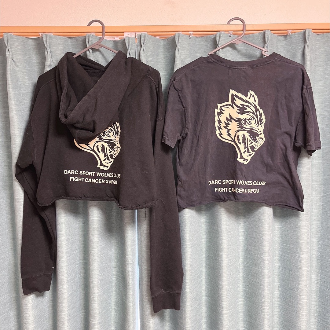 NIKE(ナイキ)のダルクスポーツセット Fight Cancer × NFGU (Cropped) レディースのトップス(Tシャツ(半袖/袖なし))の商品写真