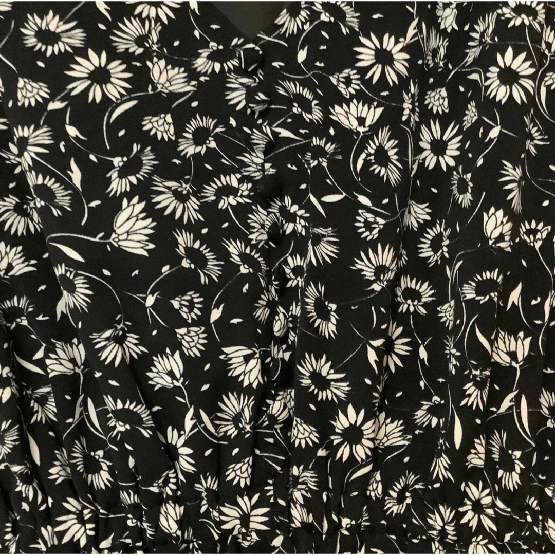 GRL(グレイル)のGRL可愛い 花柄 ワンピース 黒×白 裏地付き 半袖  レディースのワンピース(ロングワンピース/マキシワンピース)の商品写真
