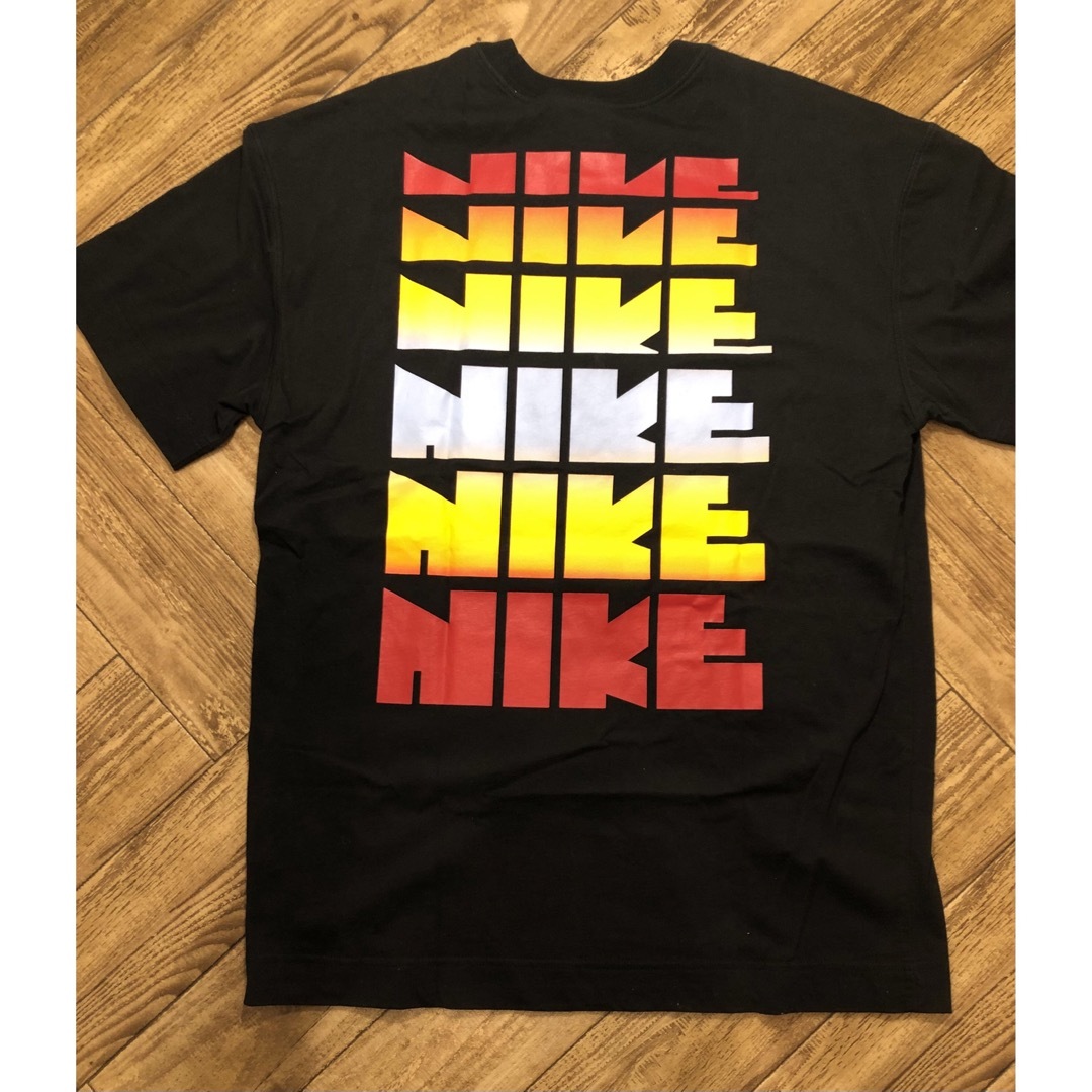NIKE(ナイキ)のNIKE ナイキ　デカロゴ　tシャツ　Ｍ メンズのトップス(Tシャツ/カットソー(半袖/袖なし))の商品写真