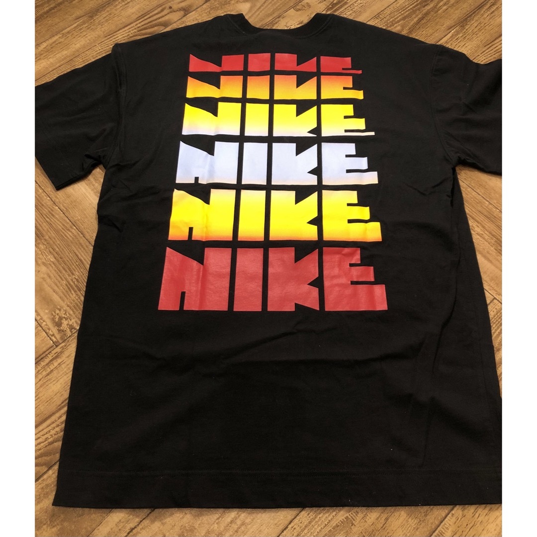 NIKE(ナイキ)のNIKE ナイキ　デカロゴ　tシャツ　Ｍ メンズのトップス(Tシャツ/カットソー(半袖/袖なし))の商品写真