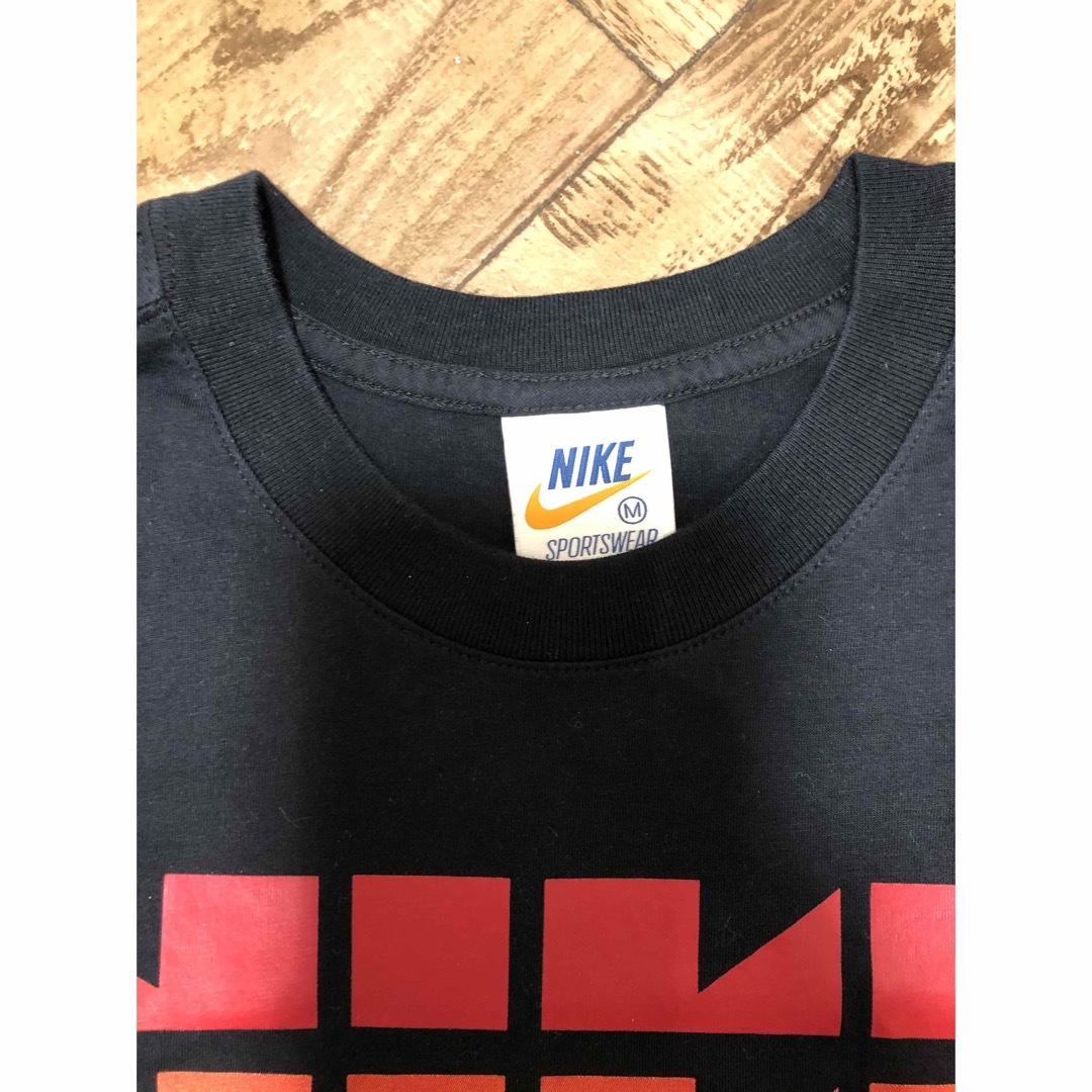 NIKE(ナイキ)のNIKE ナイキ　デカロゴ　tシャツ　Ｍ メンズのトップス(Tシャツ/カットソー(半袖/袖なし))の商品写真