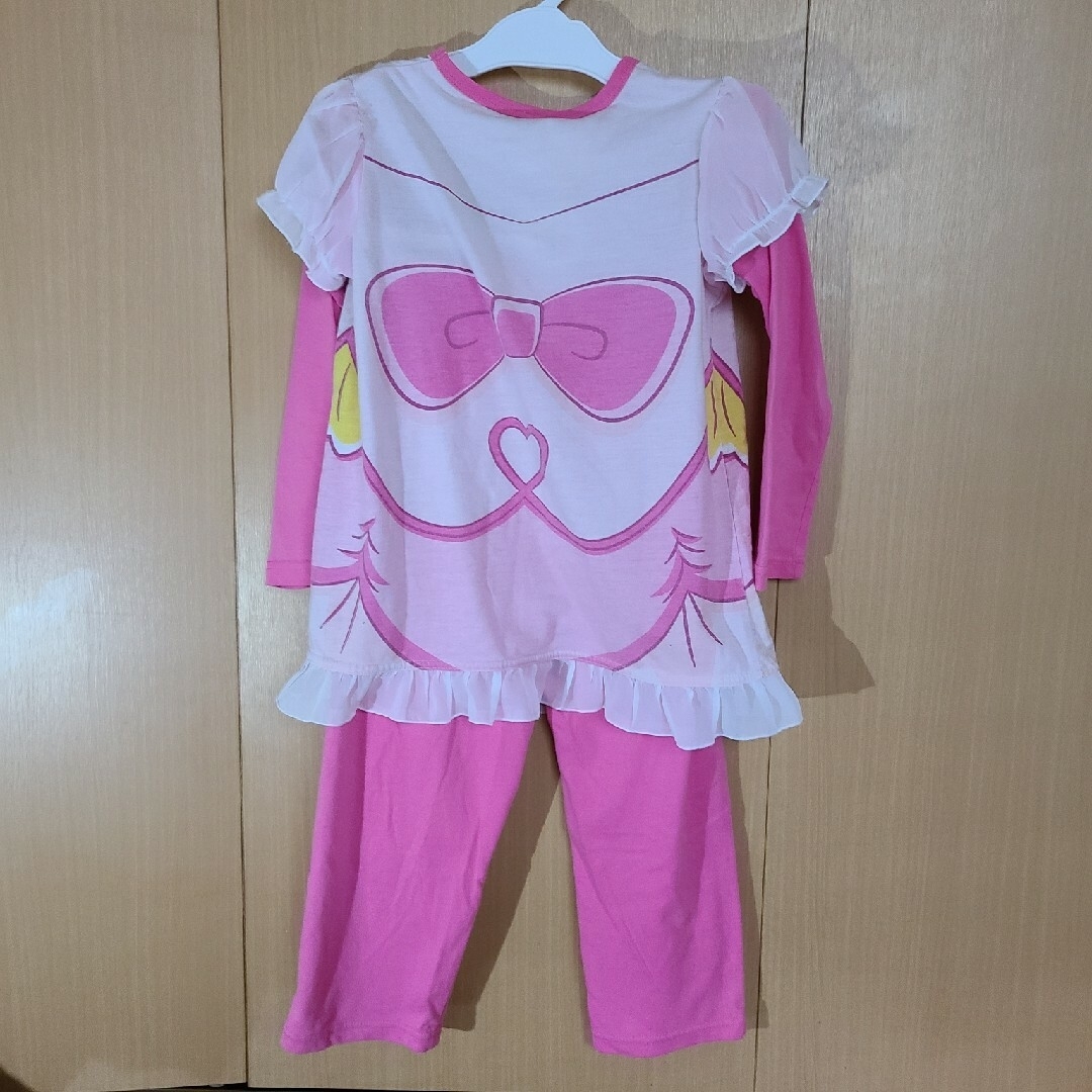 プリキュア光るパジャマ　120センチ キッズ/ベビー/マタニティのキッズ服女の子用(90cm~)(パジャマ)の商品写真