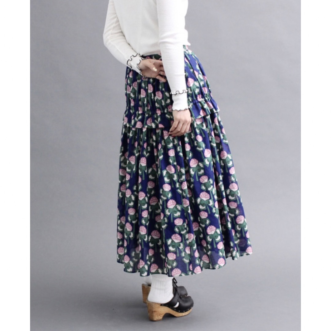 peu pres(プープレ)のpeu pres アカツメクサプリント ギャザーフレアスカート レディースのスカート(ロングスカート)の商品写真