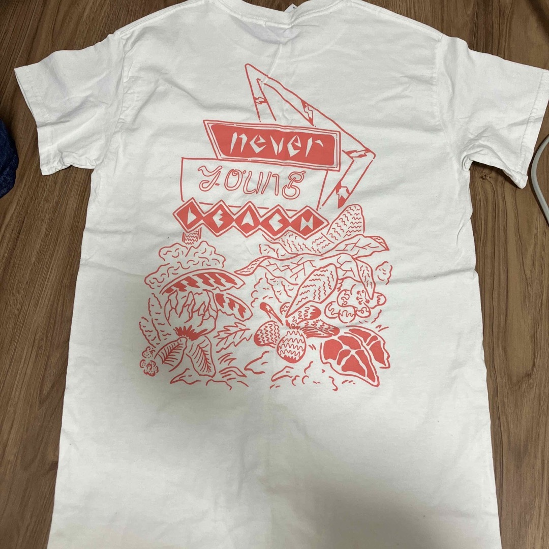 never young beach Tシャツ メンズのトップス(Tシャツ/カットソー(半袖/袖なし))の商品写真