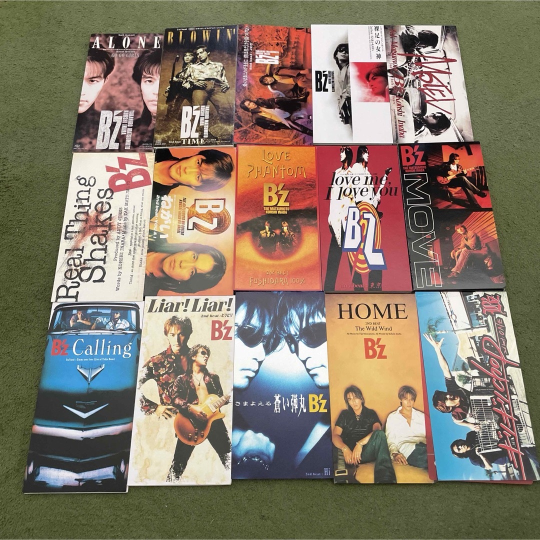 B'z 8cmシングル　15枚まとめ売り エンタメ/ホビーのCD(ポップス/ロック(邦楽))の商品写真