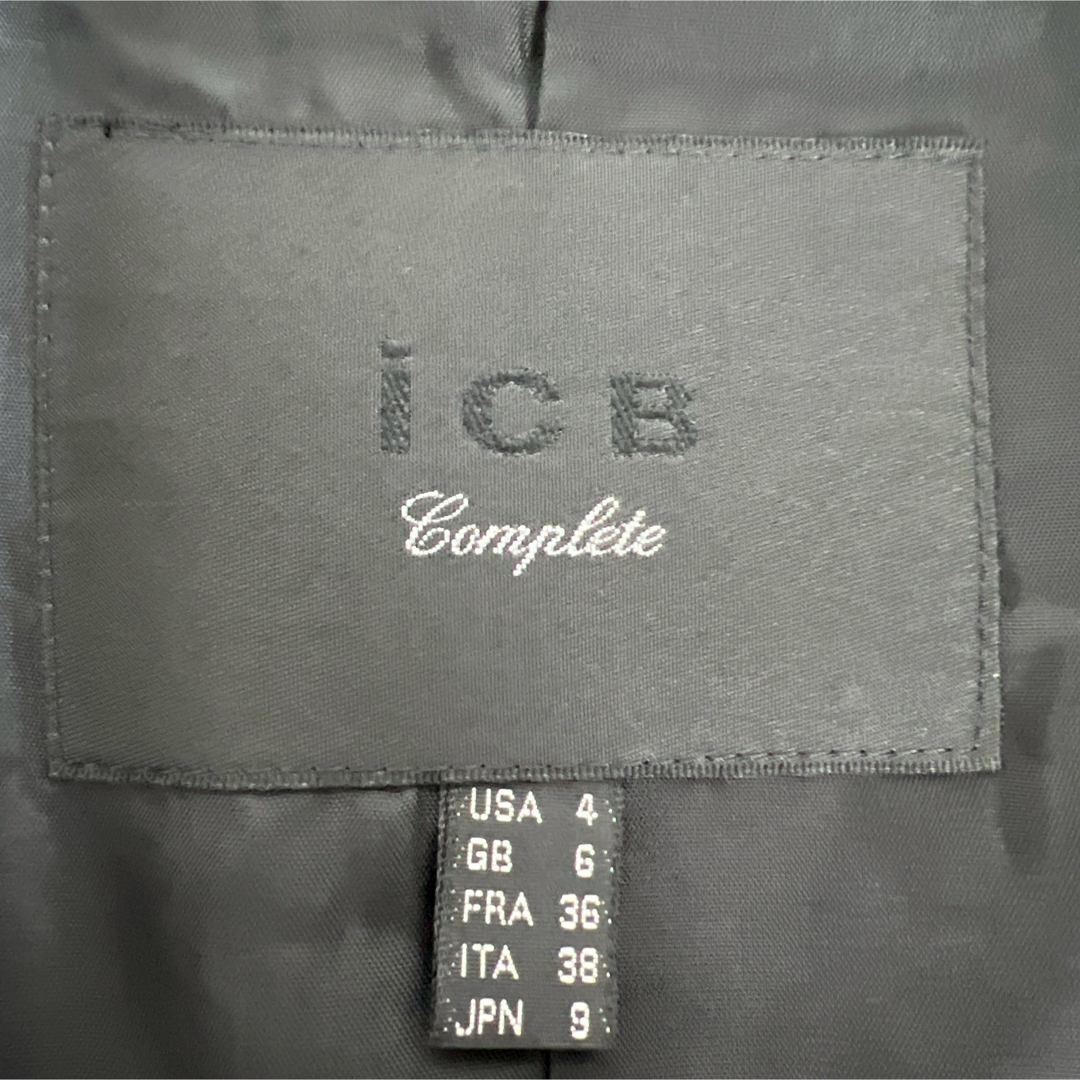 ICB(アイシービー)の《美品》ICB Complete パンツスーツセットアップ 光沢 黒 9号 レディースのフォーマル/ドレス(スーツ)の商品写真