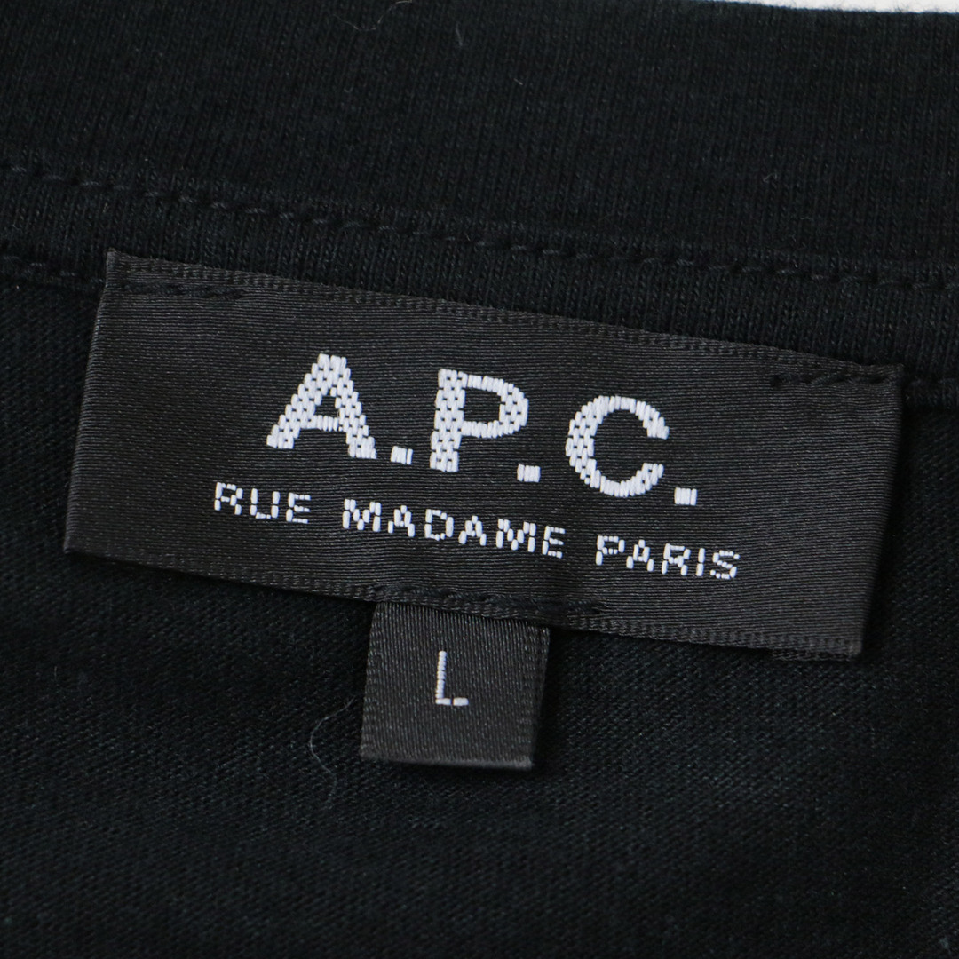 A.P.C(アーペーセー)のA.P.C. アーペーセー Tシャツ トップス ブラック 黒 L 半袖 クルーネック ロゴ プリント MELROSE コットン 綿 おしゃれ シンプル 着回し 【レディース】【中古】 レディースのトップス(Tシャツ(半袖/袖なし))の商品写真