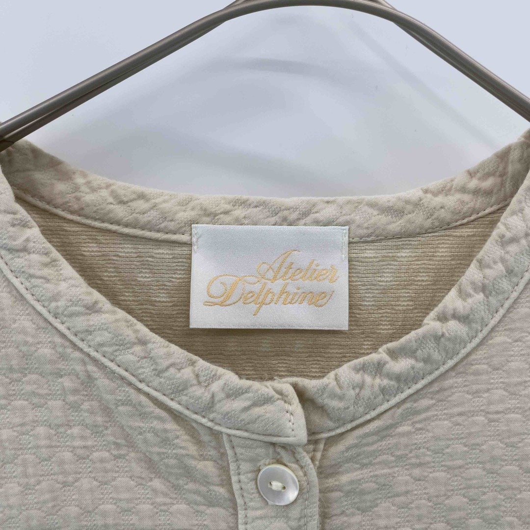 ATELIER DELPHINE アトリエデルフィーン  レディース Tシャツ（半袖） 生成色 レディースのトップス(Tシャツ(半袖/袖なし))の商品写真