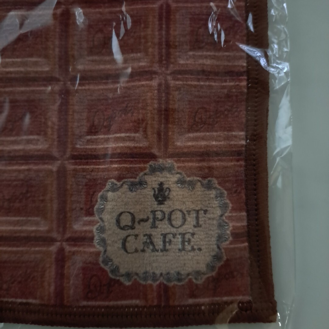 Q-pot.(キューポット)のQ-potカフェ ハンドタオル　キューポット レディースのファッション小物(ハンカチ)の商品写真