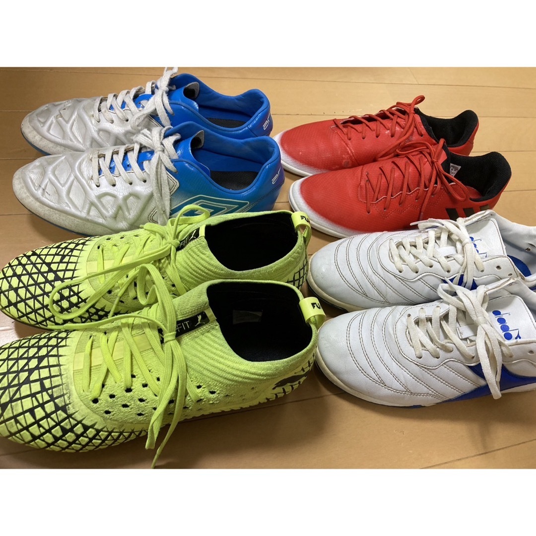 adidas(アディダス)の サッカースパイク•トレシュー・室内用　24.5-25.5cm まとめ売り4足 スポーツ/アウトドアのサッカー/フットサル(シューズ)の商品写真