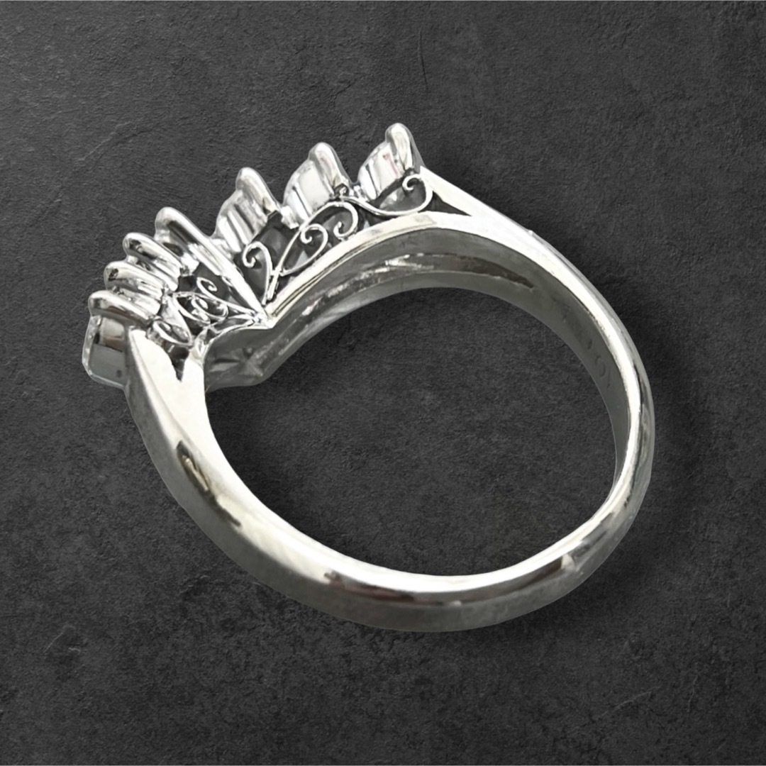 綺麗なダイヤを使用したV字ダイヤリング 1.00ct Pt900 重さ5.8g  レディースのアクセサリー(リング(指輪))の商品写真