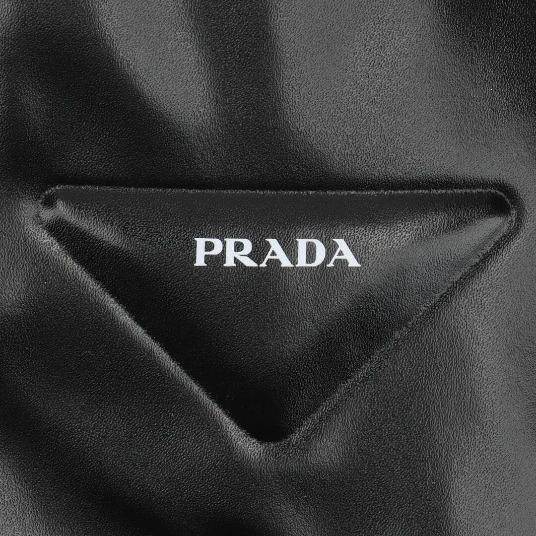 PRADA(プラダ)のプラダ トライアングルロゴ レザー 37.5 ブラック レディース ブーツ レディースの靴/シューズ(ブーツ)の商品写真