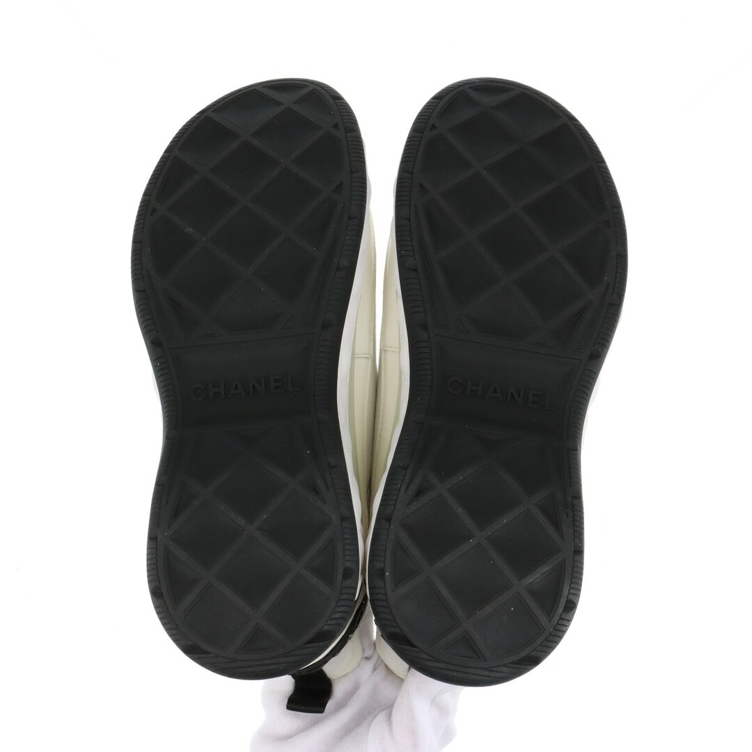 CHANEL(シャネル)のシャネル ココマーク レザー×ファブリック EU38 ホワイト レディース レディースの靴/シューズ(スニーカー)の商品写真