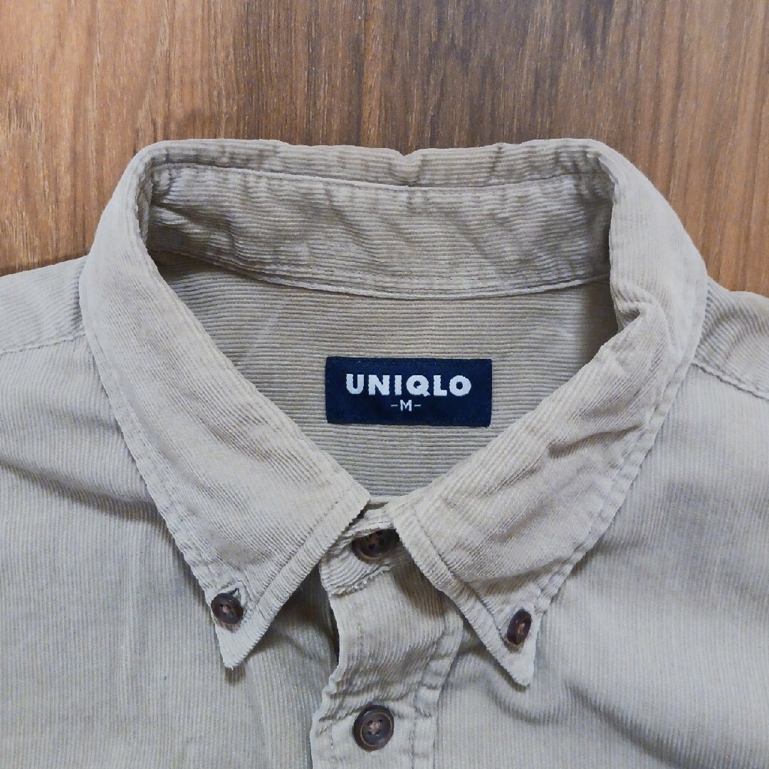 UNIQLO(ユニクロ)のメンズ　シャツ　コーデュロイ　ベージュ メンズのトップス(シャツ)の商品写真