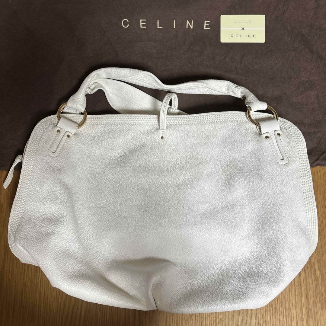 celine(セリーヌ)のセリーヌ　レザーショルダーバッグ　ホワイト レディースのバッグ(ショルダーバッグ)の商品写真