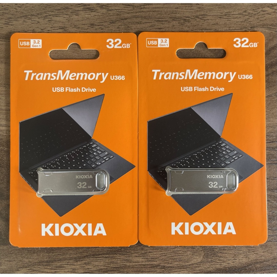 東芝(トウシバ)の東芝=社名変更「KIOXIA 」USBメモリー 32GB 3.2【2個セット】 スマホ/家電/カメラのPC/タブレット(PC周辺機器)の商品写真
