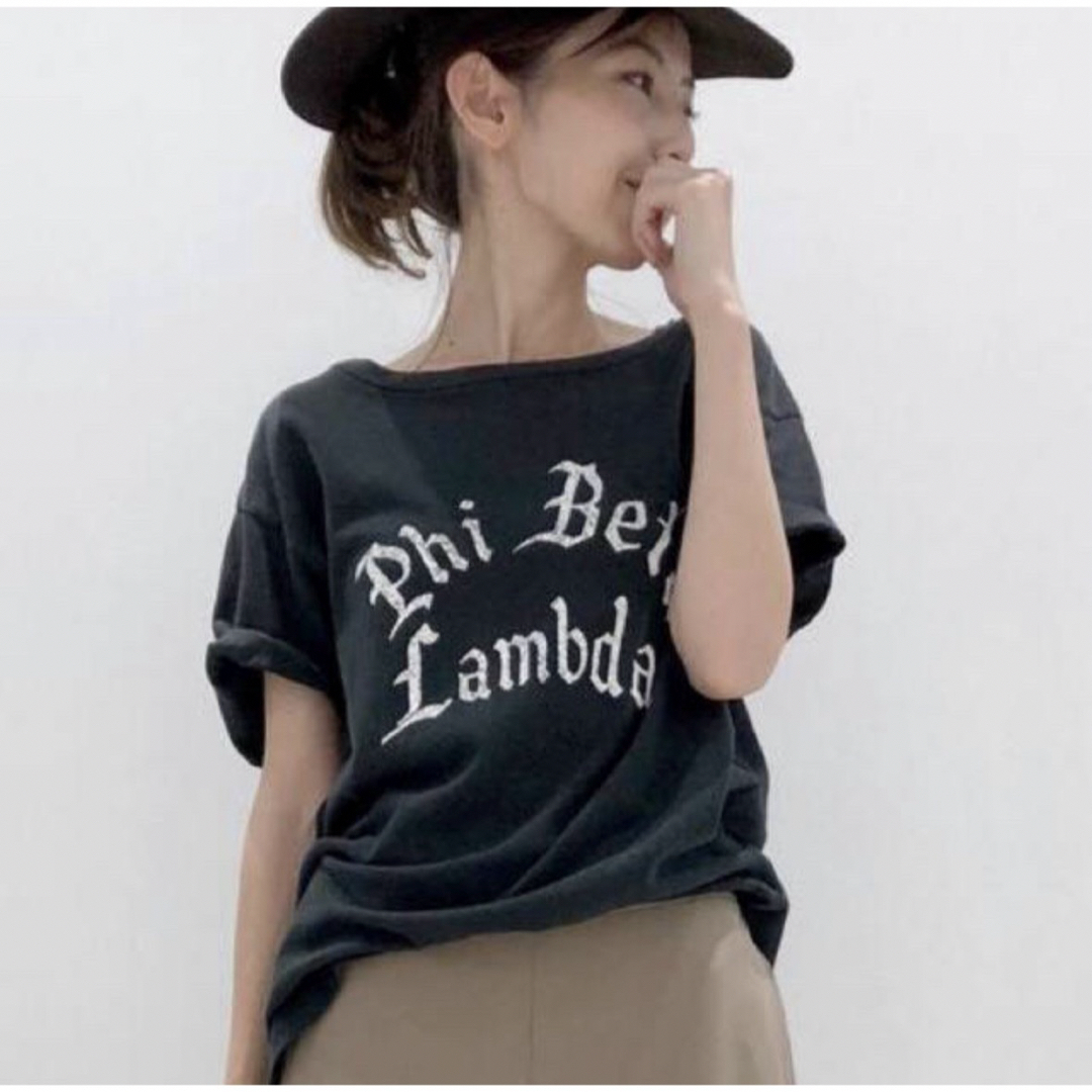 L'Appartement DEUXIEME CLASSE(アパルトモンドゥーズィエムクラス)のアパルトモン REMI RELIEF Lambda Tシャツ レディースのトップス(Tシャツ(半袖/袖なし))の商品写真