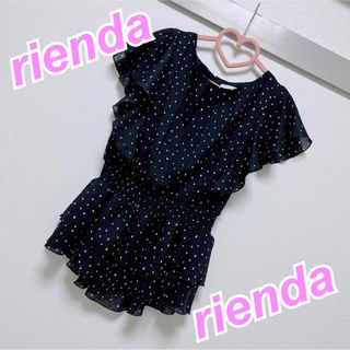 リエンダ(rienda)のrienda★プリーツペプラムTOP★ブラック★ドット柄★エイミー＊リゼクシー(カットソー(半袖/袖なし))