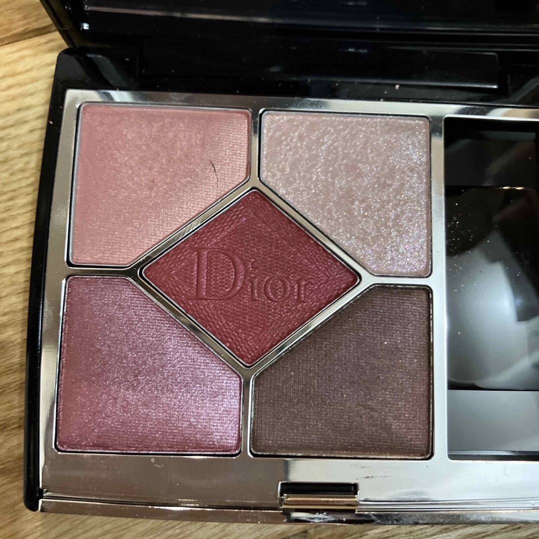 Dior(ディオール)のCHRISTIAN DIOR サンククルールクチュール #879 ルージュ トラ コスメ/美容のベースメイク/化粧品(アイシャドウ)の商品写真