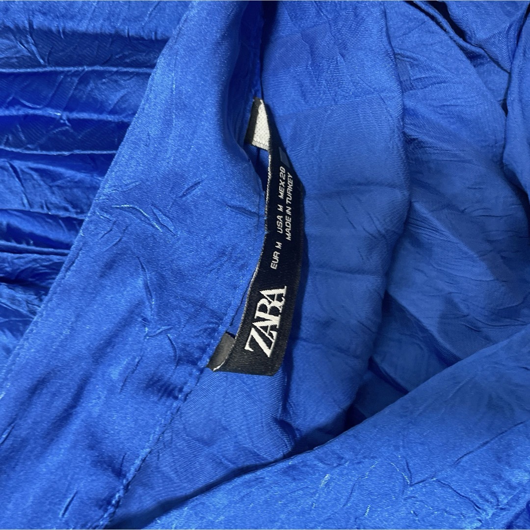 ZARA(ザラ)の新品未使用　ZARA ザラ　サテン　プリーツスカート　ロイヤル　ブルー　S 完売 レディースのスカート(ロングスカート)の商品写真
