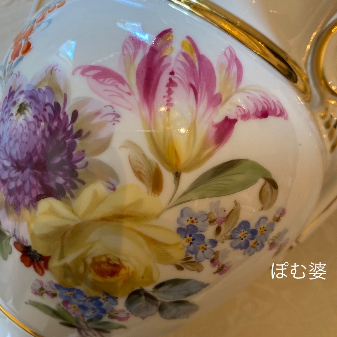 MEISSEN(マイセン)の★御専用【古マイセン】花瓶 手付花瓶／白地 両面描画「ダブル フラワーブーケ」 インテリア/住まい/日用品のインテリア小物(花瓶)の商品写真