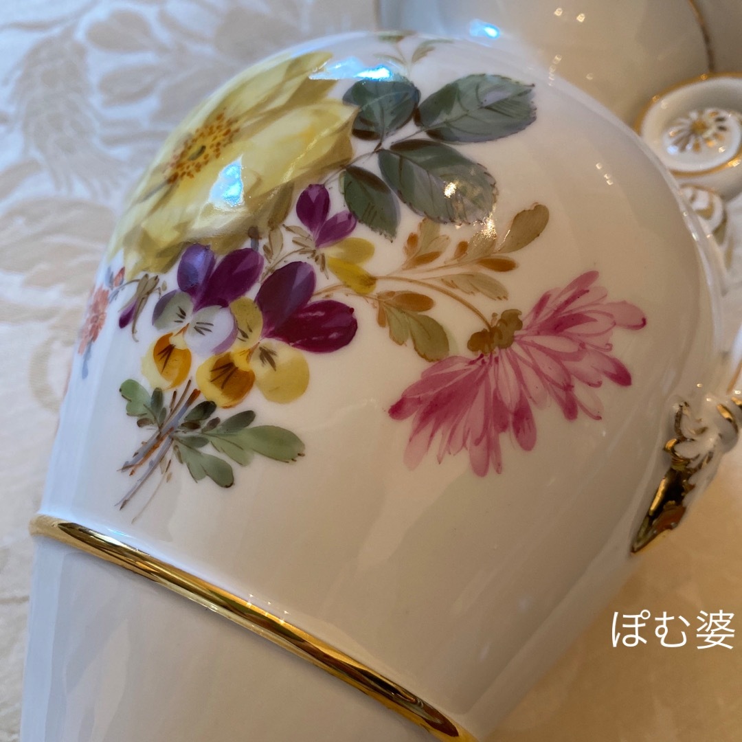 MEISSEN(マイセン)の★御専用【古マイセン】花瓶 手付花瓶／白地 両面描画「ダブル フラワーブーケ」 インテリア/住まい/日用品のインテリア小物(花瓶)の商品写真