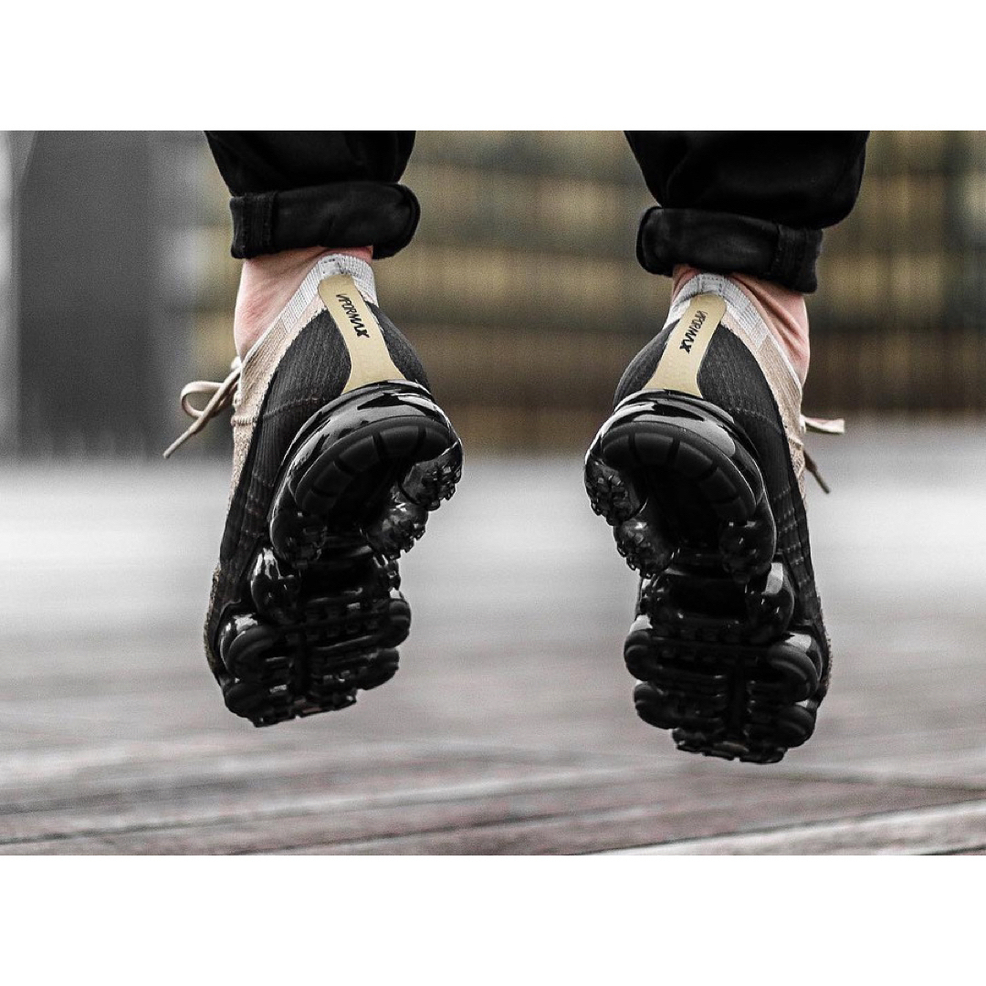 NIKE vapormax ブレッド 28.5 海外限定 オフホワイト 未使用 NIKE vapormax ブレッド 28.5 海外限定 オフホワイト 未使用