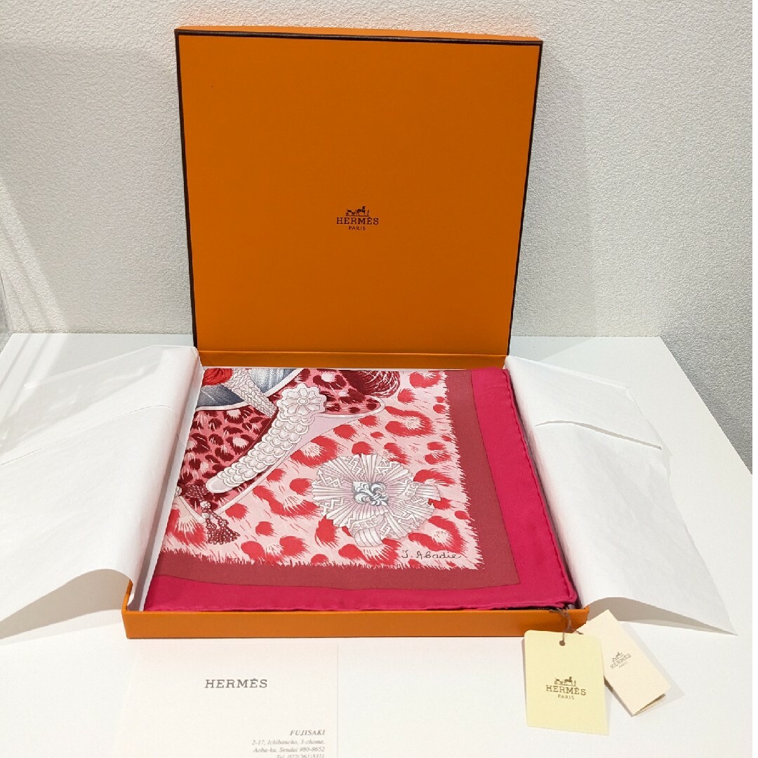 Hermes(エルメス)の新品 タグ付き HERMES 大判スカーフ カレ90 未使用 エルメス 確実正規 レディースのファッション小物(バンダナ/スカーフ)の商品写真