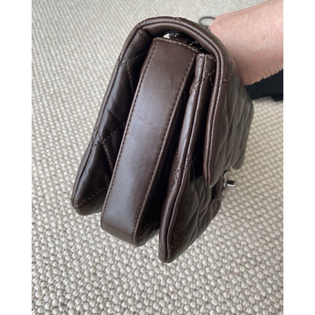 CHANEL(シャネル)の美品シャネル ミニフラップ　マトラッセ ダブルチェーンバッグ レディースのバッグ(ショルダーバッグ)の商品写真