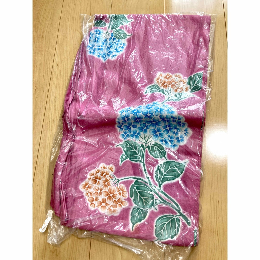 クリーニング済　レディース浴衣　赤紫パープル　紫陽花柄 レディースの水着/浴衣(浴衣)の商品写真