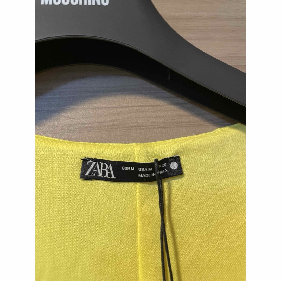 ZARA(ザラ)の新品未使用　ZARA ザラ　イエロー　タイト　レース　ワンピース　セクシー　完売 レディースのワンピース(ロングワンピース/マキシワンピース)の商品写真