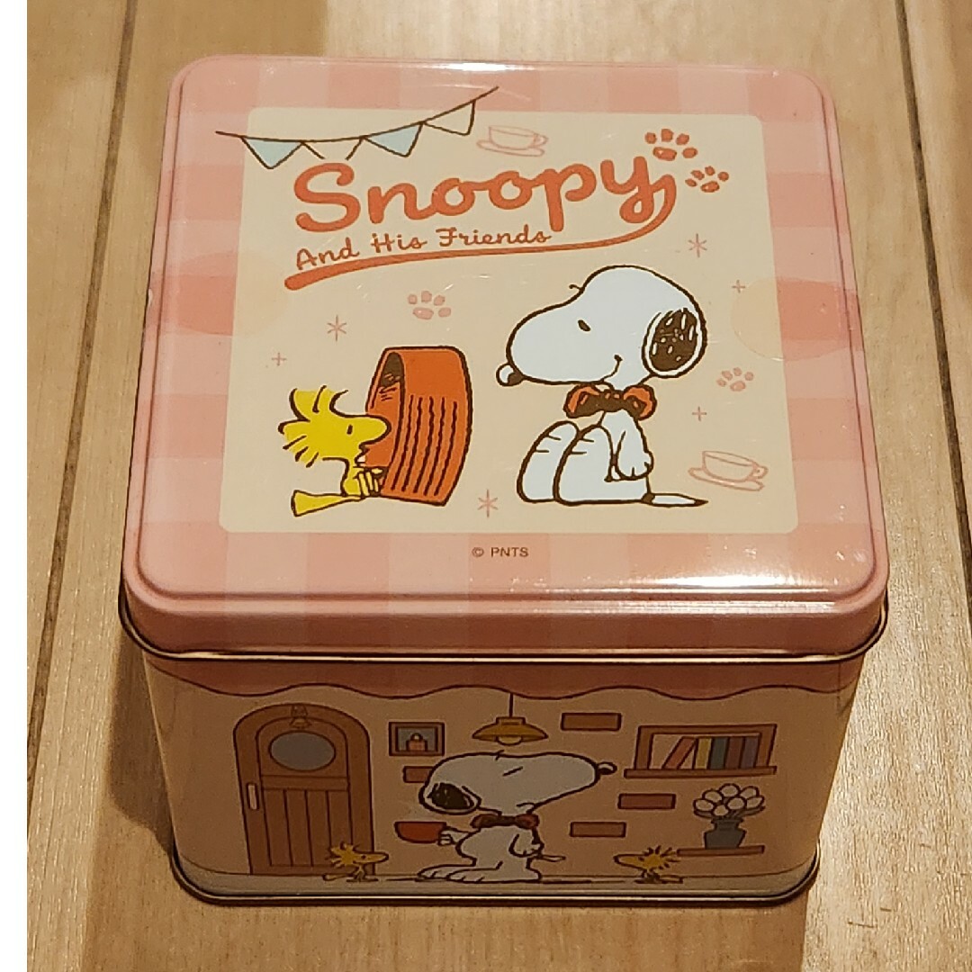 SNOOPY(スヌーピー)のスヌーピー　クッキー缶　未開封　クッキー　缶 食品/飲料/酒の食品(菓子/デザート)の商品写真