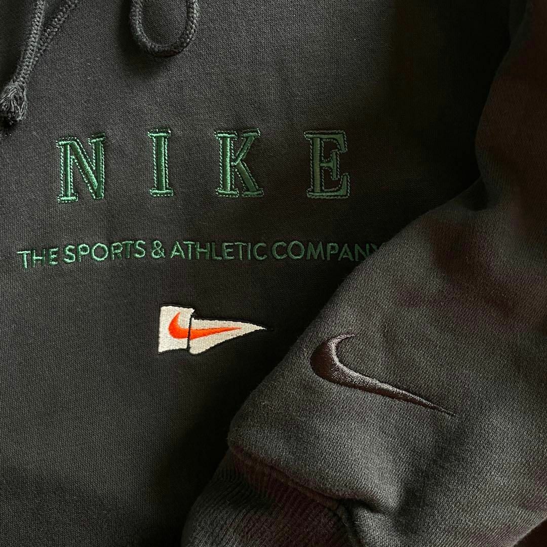 NIKE(ナイキ)の【センタービッグ刺繍ロゴ】NIKEナイキ古着プルオーバーパーカー黒　ストリート メンズのトップス(パーカー)の商品写真