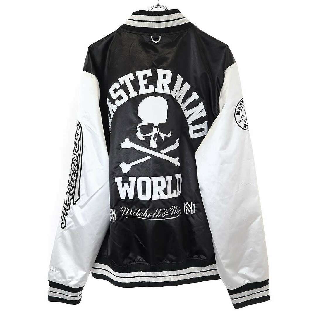 MITCHELL & NESS(ミッチェルアンドネス)のMASTERMIND WORLD×Mitchell&Ness マスターマインドワールド×ミッチェル&ネス LIGHTWEIGHT SATIN JACKET サテンスタジャン  ブラック ホワイト 2XL メンズのジャケット/アウター(スタジャン)の商品写真