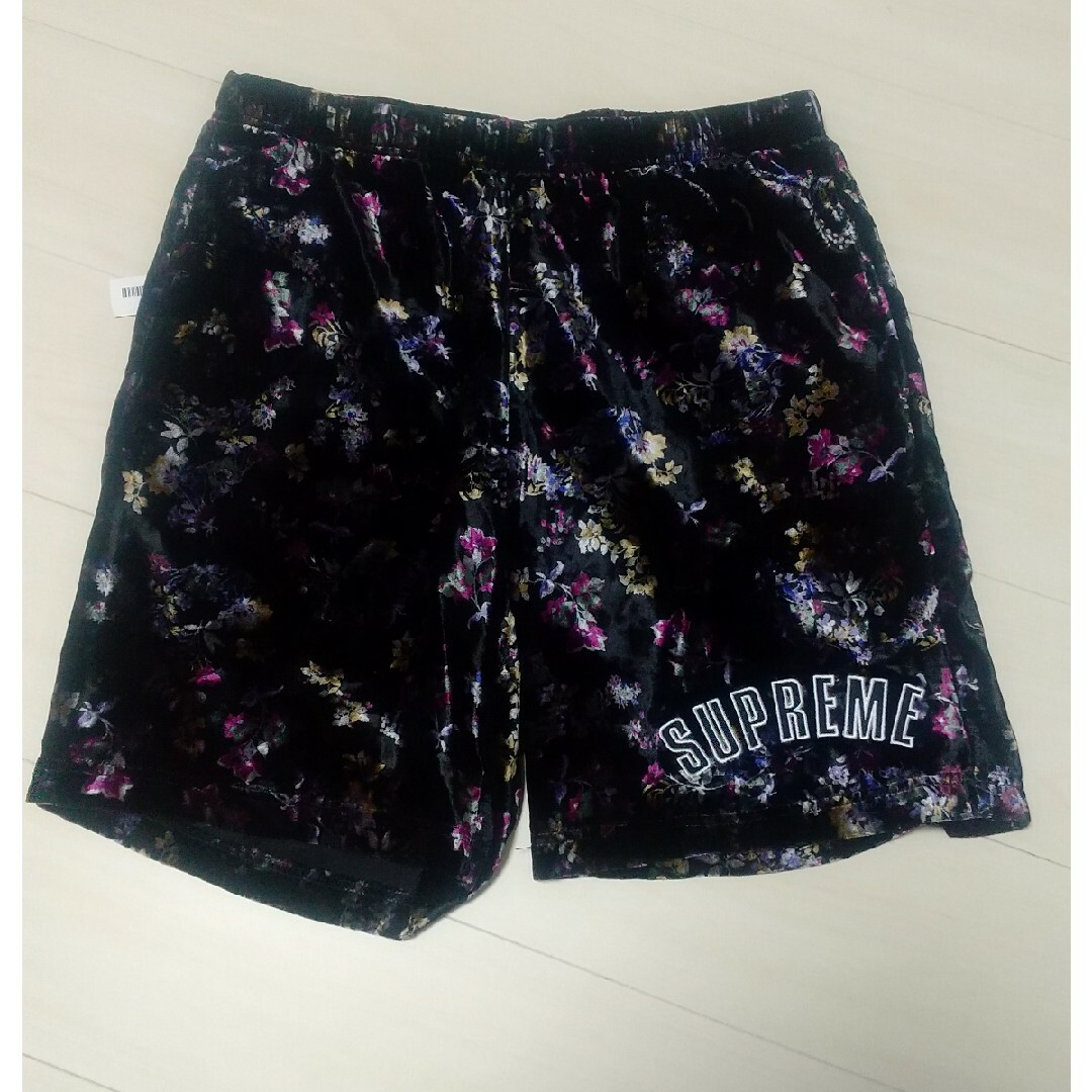 Supreme(シュプリーム)のSupreme floral velour short S メンズのパンツ(ショートパンツ)の商品写真