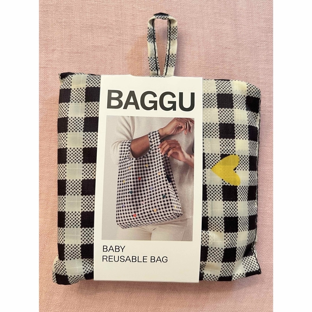 BAGGU(バグゥ)の【新品未使用】BAGGU バグー baby  ギンガムハート レディースのバッグ(エコバッグ)の商品写真