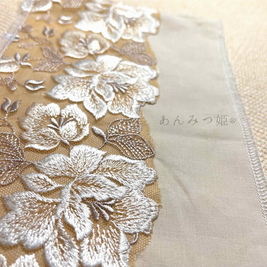 洗える刺繍半衿 シャンパンベージュの花 レディースの水着/浴衣(和装小物)の商品写真