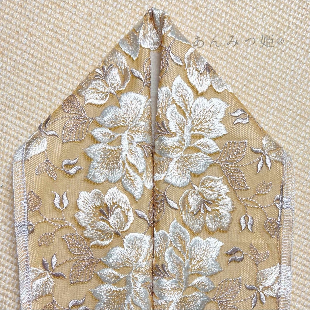 洗える刺繍半衿 シャンパンベージュの花 レディースの水着/浴衣(和装小物)の商品写真