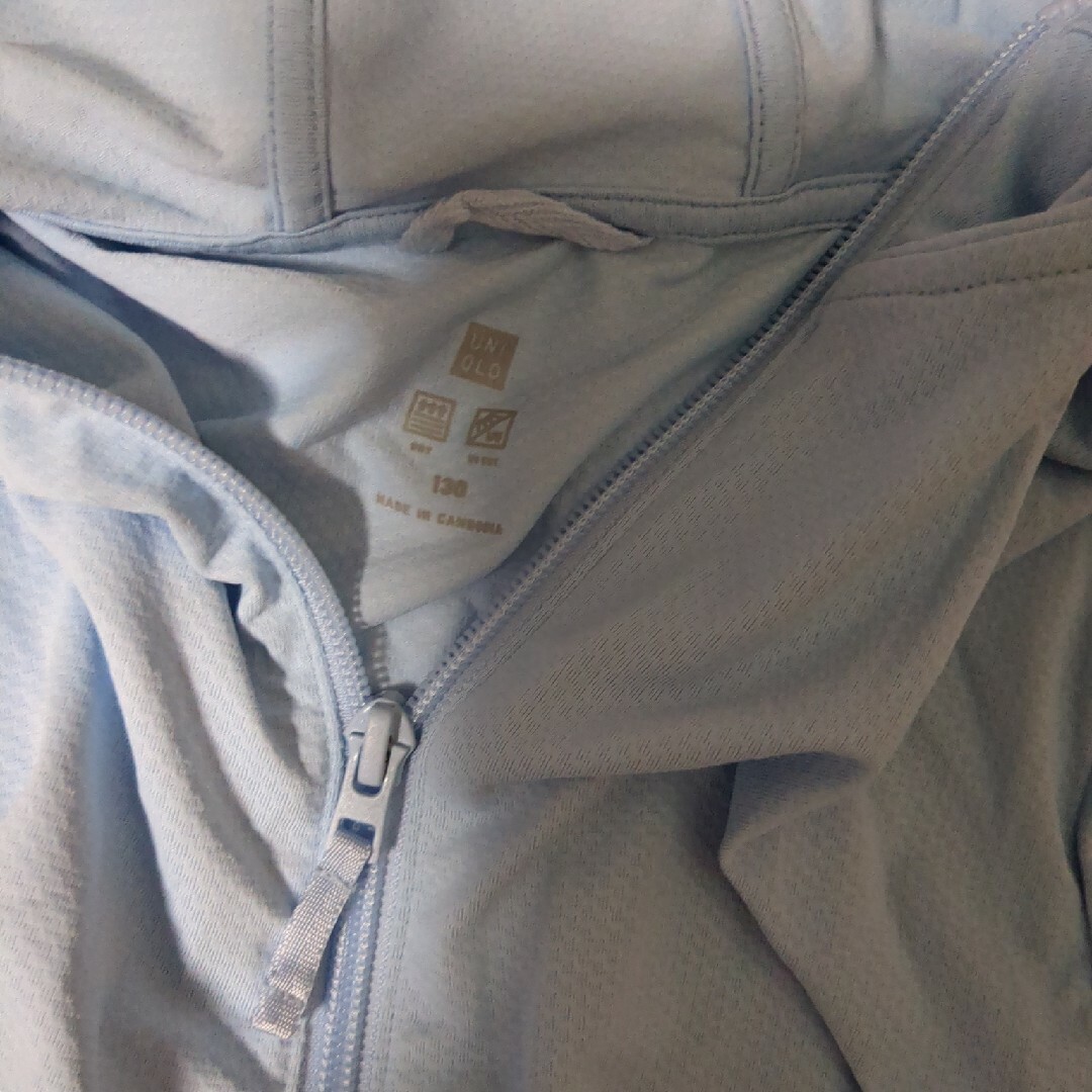 UNIQLO(ユニクロ)のユニクロ　エアリズムパーカー130 キッズ/ベビー/マタニティのキッズ服女の子用(90cm~)(ジャケット/上着)の商品写真