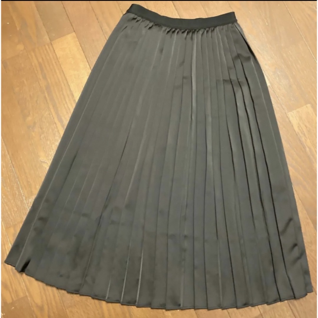 UNIQLO(ユニクロ)のアシンメトリープリーツスカート レディースのスカート(ロングスカート)の商品写真