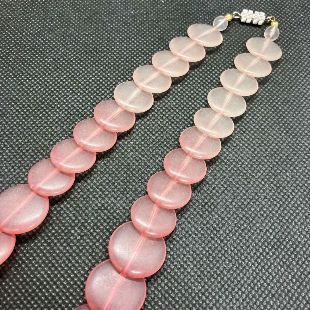 即決 デザイン ネックレス レッド ピンク グラデーション レディースのアクセサリー(ネックレス)の商品写真