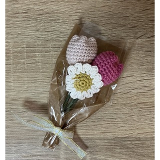 チューリップとデイジーの花束　枯れない花　ブーケ　あみぐるみ　毛糸　編み物(インテリア雑貨)