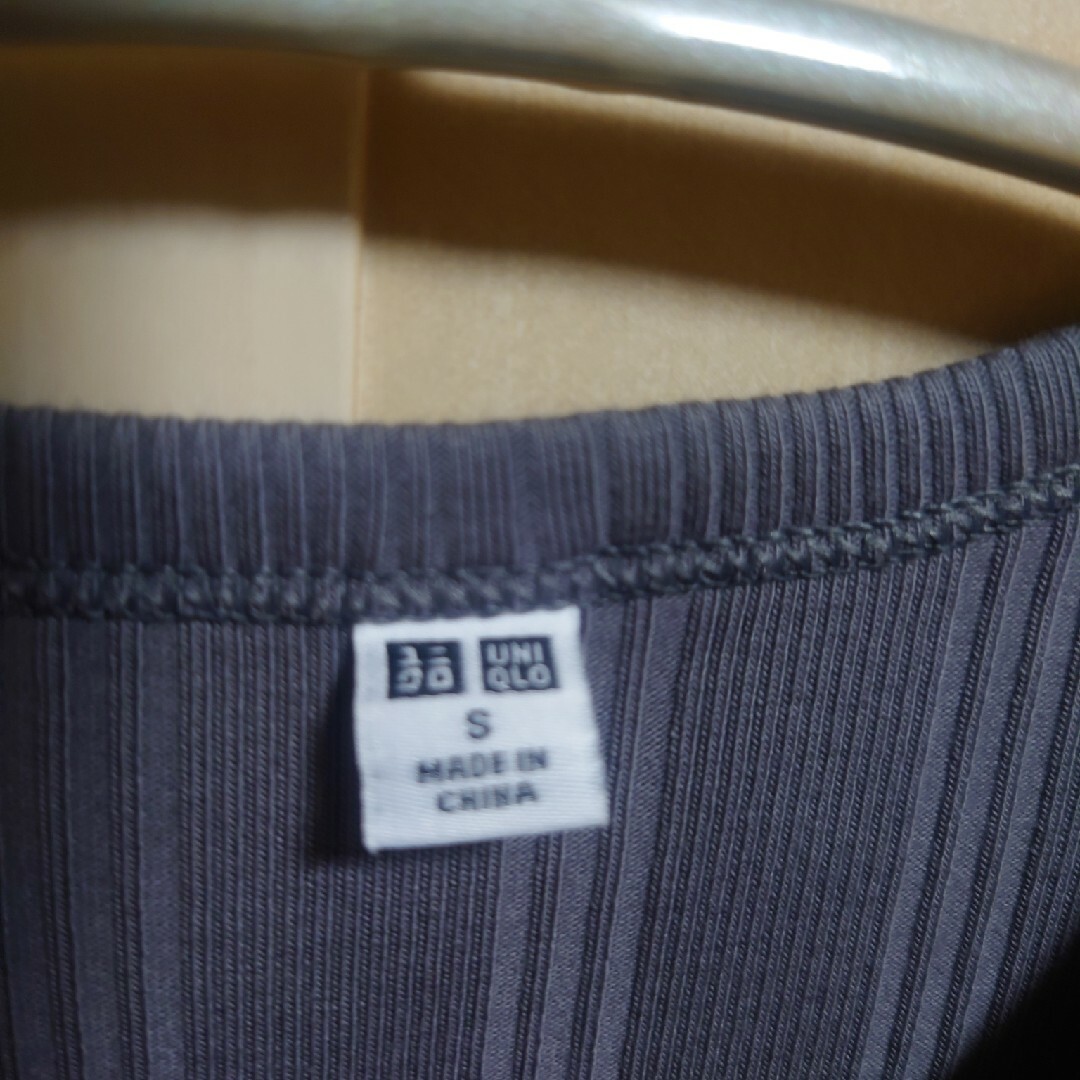 UNIQLO(ユニクロ)のUNIQLO リブカットソー半袖 グレー レディースのトップス(カットソー(半袖/袖なし))の商品写真