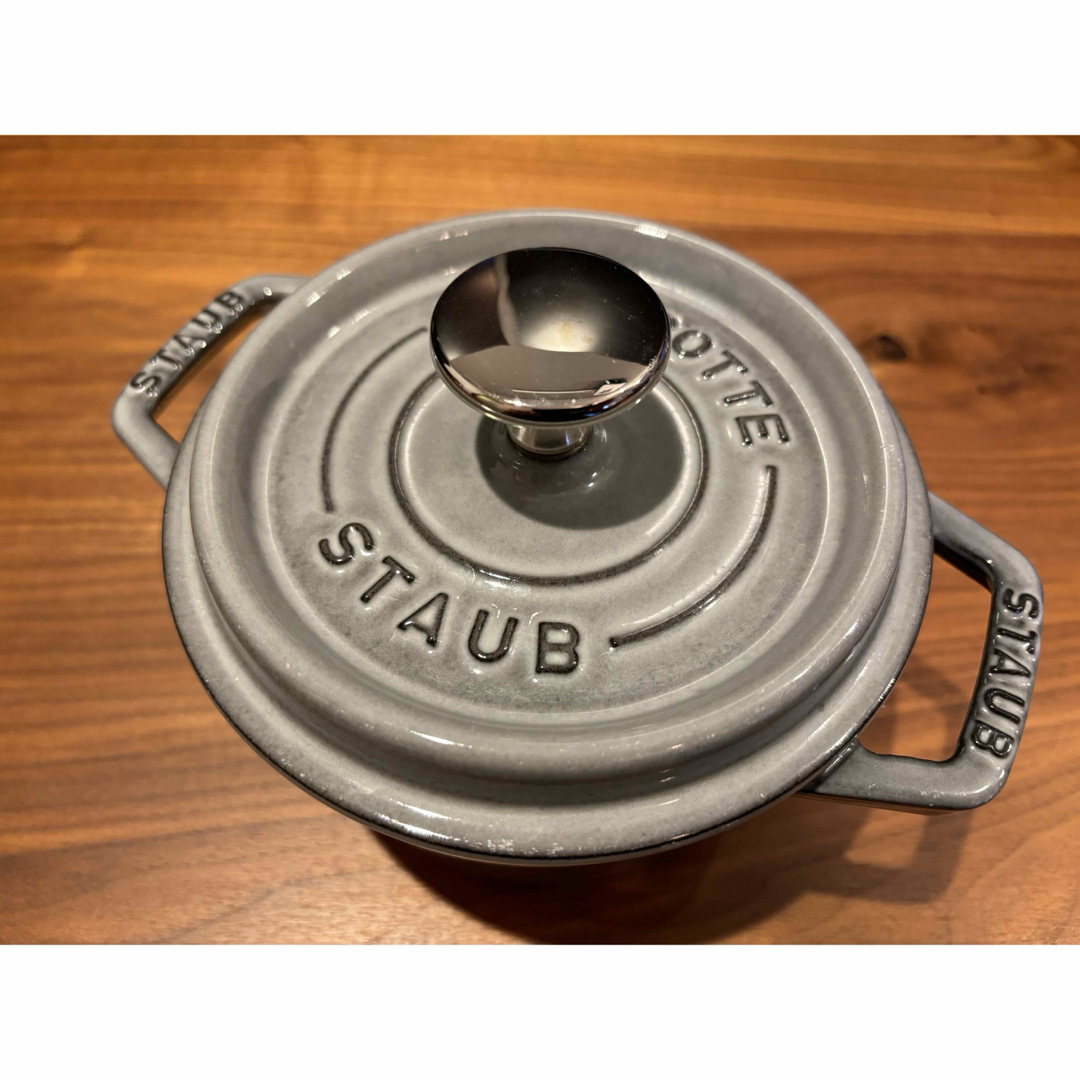 STAUB(ストウブ)のストウブ(ピコ・ココット ラウンド)セット インテリア/住まい/日用品のキッチン/食器(鍋/フライパン)の商品写真