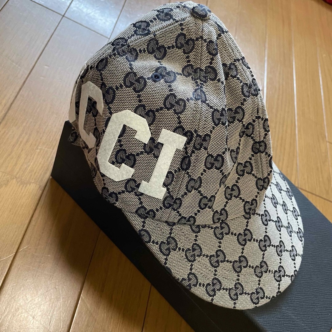 Gucci(グッチ)の⚫︎GUCCIグッチGGキャンバス25GUCCIアップリケキャップ新品 レディースの帽子(キャップ)の商品写真